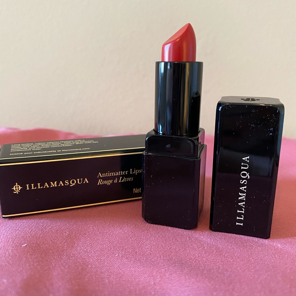 Illamasqua Antimatter Lipstick in Midnight